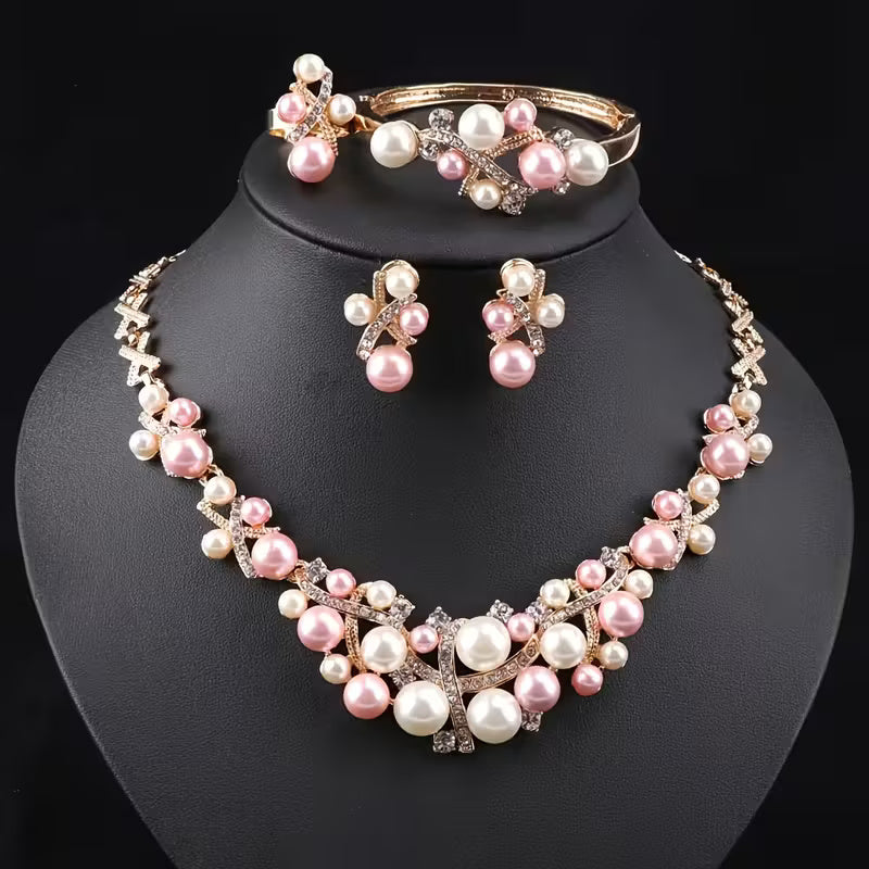 Romantisches Statement-Set mit Perlencluster und Strass in Blumenform