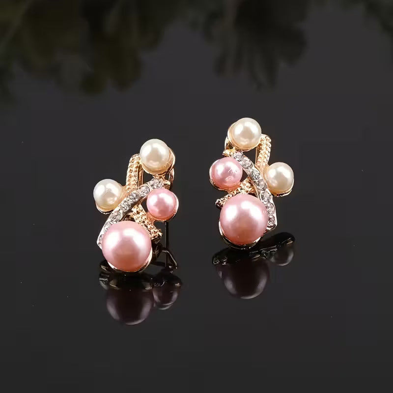 Romantisches Statement-Set mit Perlencluster und Strass in Blumenform