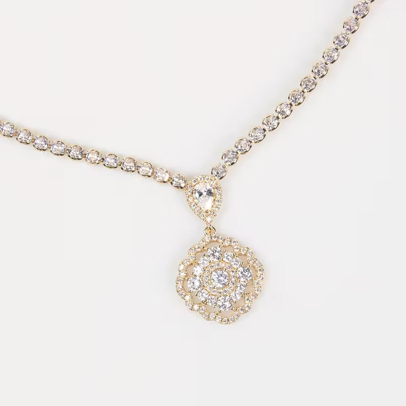 Elegantes, vergoldetes Schmuckset mit Zirkonia – Halskette & Ohrringe