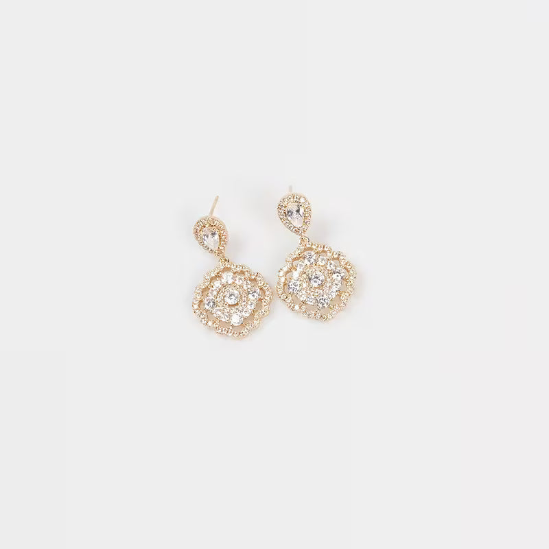 Elegantes, vergoldetes Schmuckset mit Zirkonia – Halskette & Ohrringe