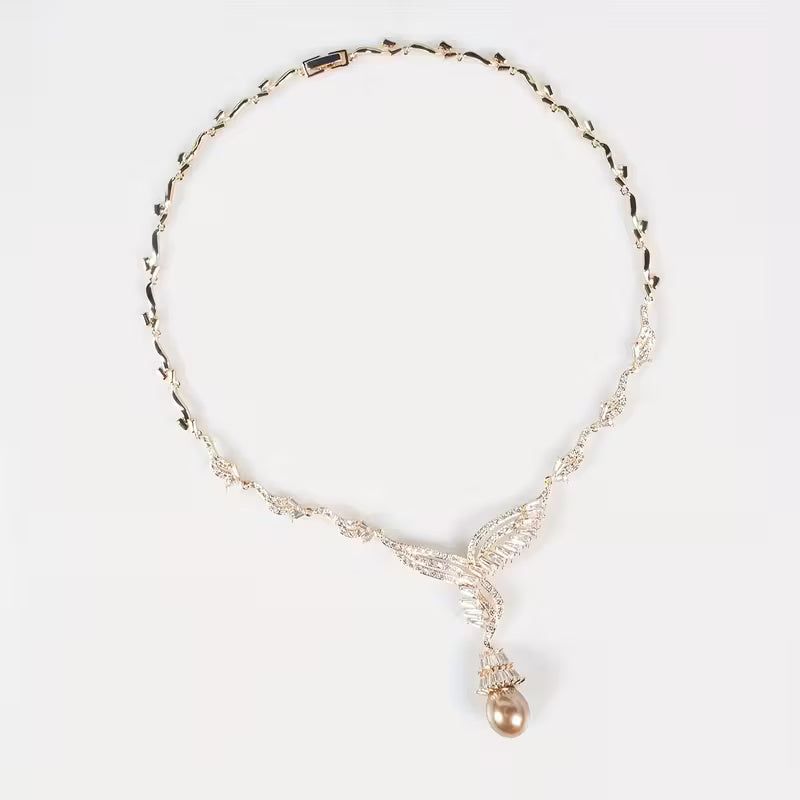 Festliches Schmuckset mit Zirkonia, Perlen & „Flügel“-Design